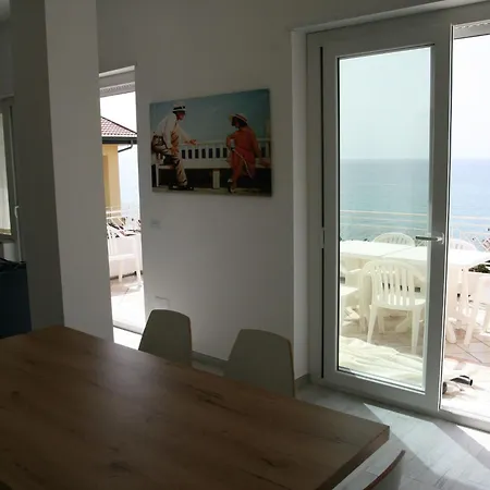 Laura Am - P1 By Interhome Pizzo (Calabria)