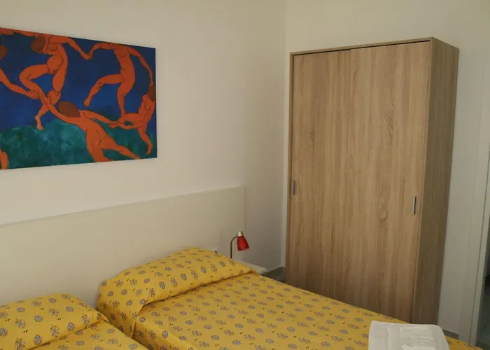 Laura Am - P1 By Interhome *